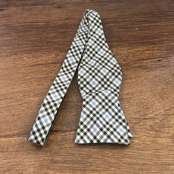 Plaid and Lion Print Bow Ties - Picture 4 of 4